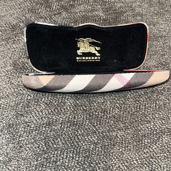 Burberry Reading Glasses with case - Picture 2 of 5